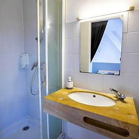 La Chaumiere Hotel