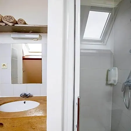 La Chaumiere Hotel *