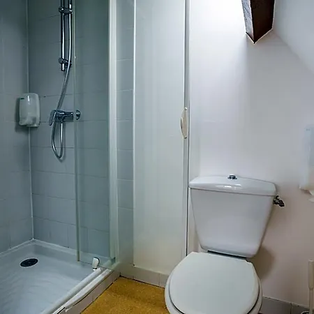 La Chaumiere Hotel *
