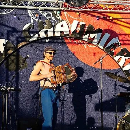 La Chaumiere *
