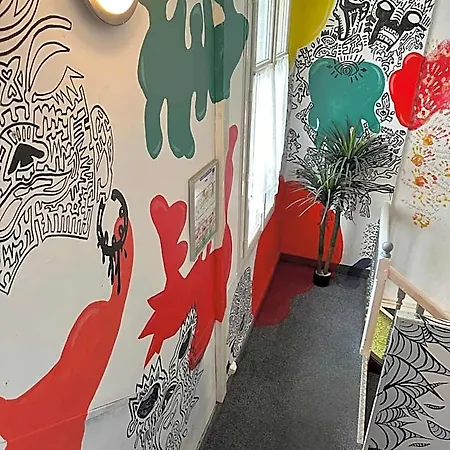 La Chaumiere *